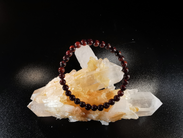 natural stone bracelet 6mm:  GRENAT