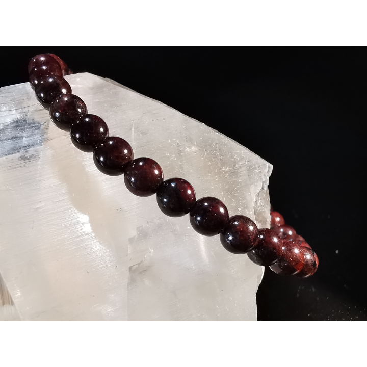 natural stone bracelet 6mm:  GRENAT