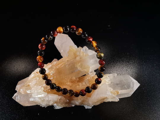 natural stone bracelet 6mm:  TROIS OEILS