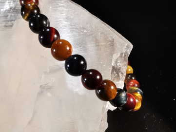 natural stone bracelet 6mm:  TROIS OEILS