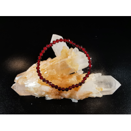 natural stone bracelet 4mm facetté:  GRENAT