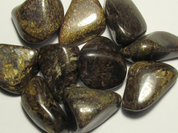 pierre roulée: bronzite