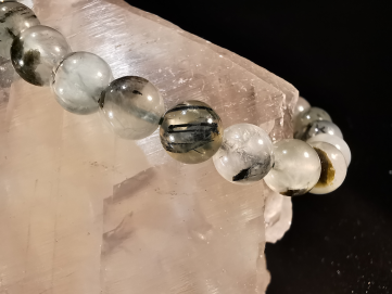 natural stone bracelet 8 mm: PREHNITE