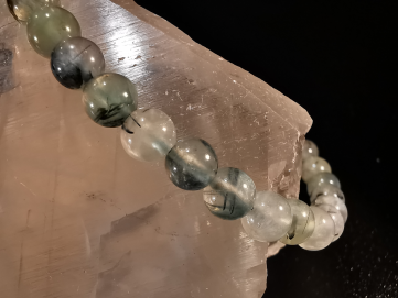 bracelet pierre naturelle 6 mm:  PREHNITE