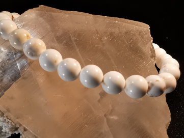 natural stone bracelet 6 mm: MAGNESITE