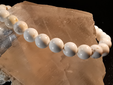 bracelet pierre naturelle 6 mm:  MAGNESITE