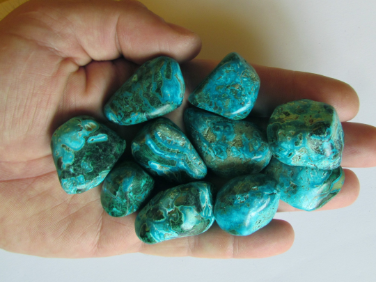 pierre roulée : chrysocolle