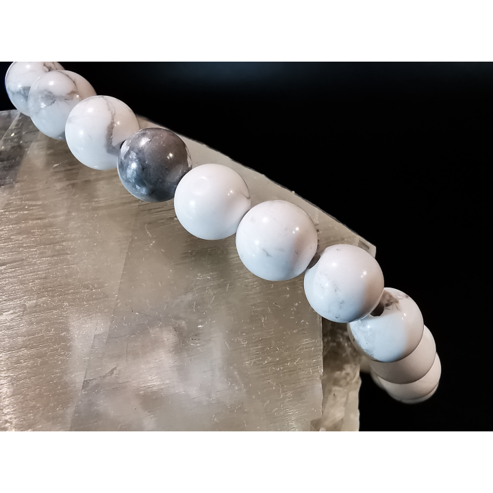 natural stone bracelet 8mm:  HOWLITE