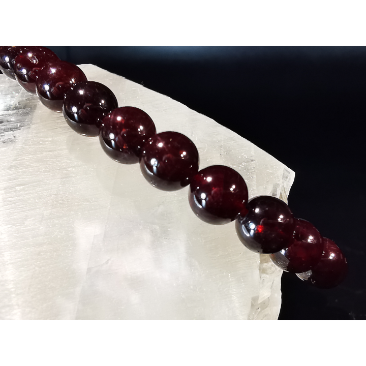 natural stone bracelet 8 mm: GRENAT
