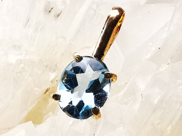 Pendant: BLUE TOPAZ