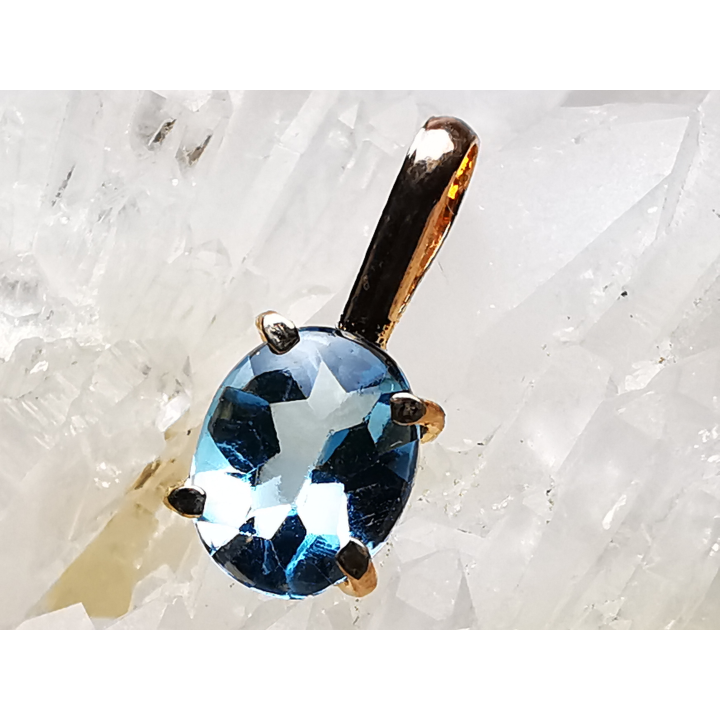 Pendant: BLUE TOPAZ