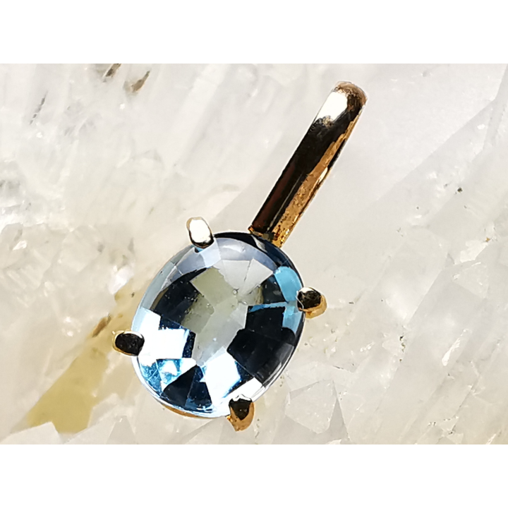Pendentif : TOPAZE BLEUE