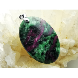 Pendentif : Rubis dans ZOISITE