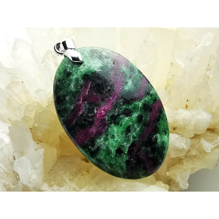 Pendentif : Rubis dans ZOISITE