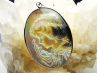 Pendentif : camée en NACRE
