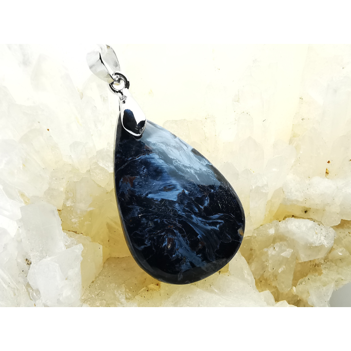 Pendentif : PIETERSITE