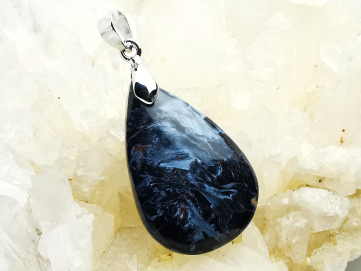 Pendentif : PIETERSITE