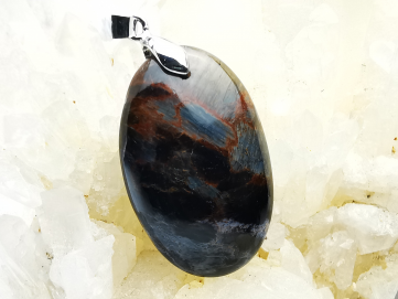 Pendentif : PIETERSITE