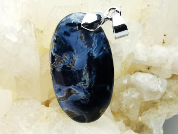Pendentif : PIETERSITE