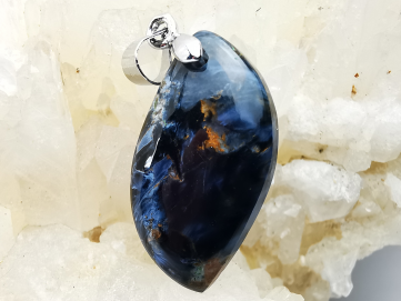 Pendentif : PIETERSITE