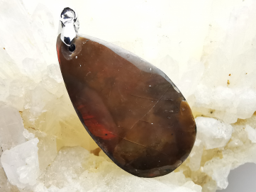 Pendentif : NACRE d'ammonite