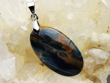 Pendentif : PIETERSITE