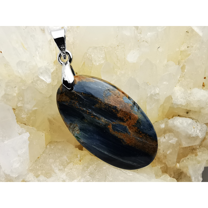 Pendant: PIETERSITE