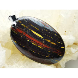 Pendentif : OEIL de FER