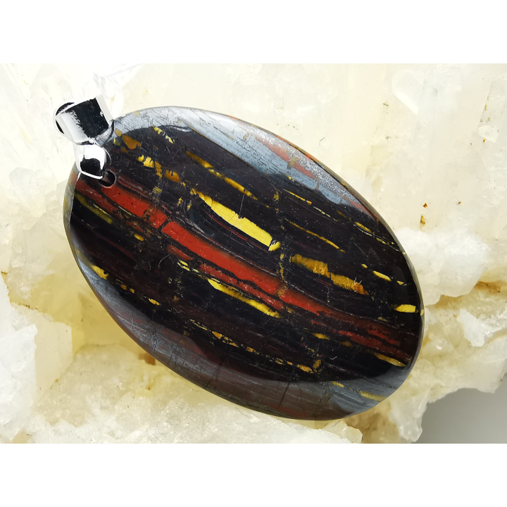 Pendentif : OEIL de FER