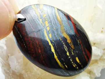 Pendentif : OEIL de FER