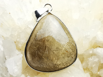 Pendant: QUARTZ with RUTILE