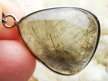 Pendant: QUARTZ with RUTILE