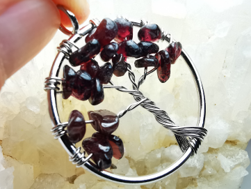 Pendentif : arbre de vie GRENAT
