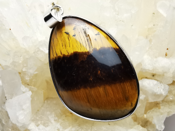 Pendentif : OEIL de TIGRE