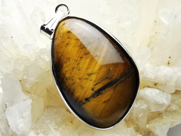 Pendentif : OEIL de TIGRE