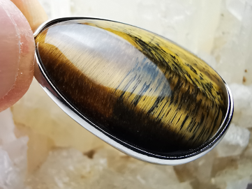 Pendentif : OEIL de TIGRE