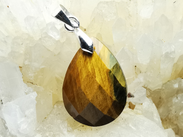 Pendentif : OEIL de TIGRE