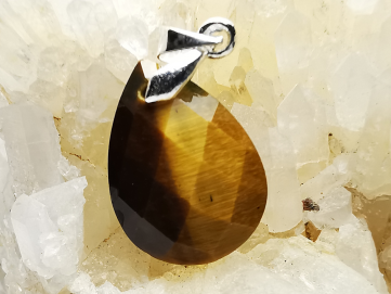 Pendentif : OEIL de TIGRE