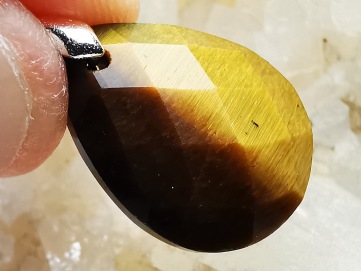 Pendentif : OEIL de TIGRE