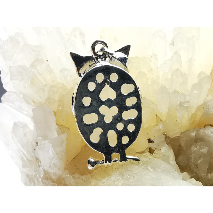 Pendant: MILKY QUARTZ OWL