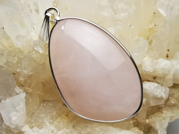 Pendant: PINK QUARTZ
