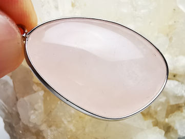 Pendentif : QUARTZ ROSE