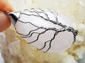 Pendentif : QUARTZ ROSE