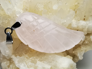 Pendentif : QUARTZ ROSE