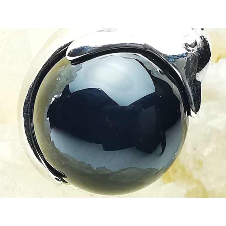 Pendant: ONYX