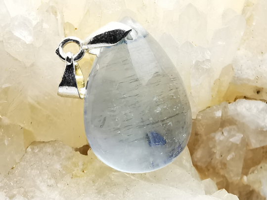 Pendentif : LABRADORITE blanche