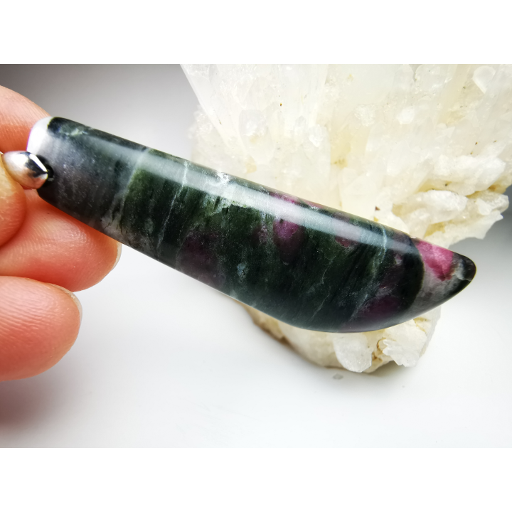 Pendentif : EUDIALYTE
