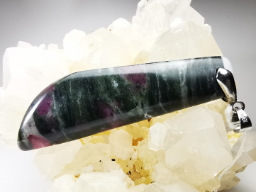 Pendentif : EUDIALYTE