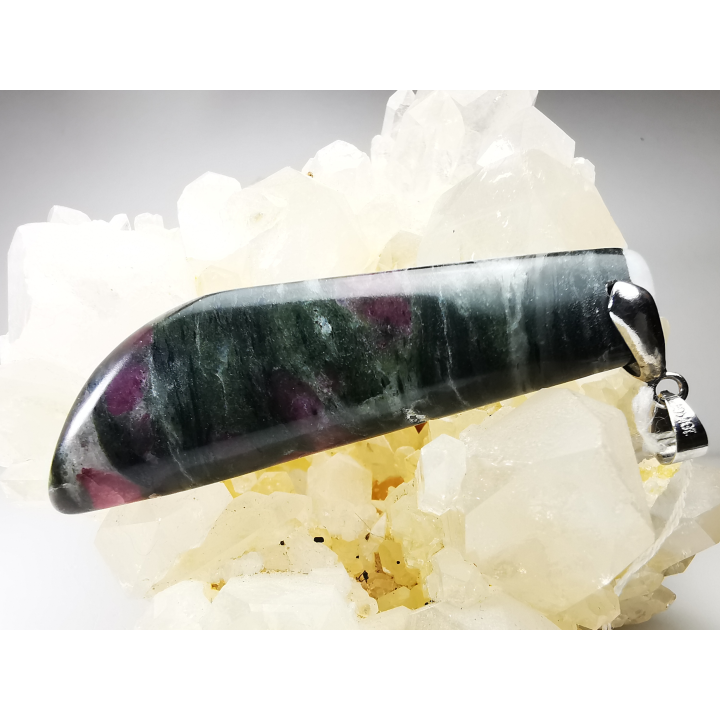 Pendentif : EUDIALYTE