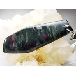 Pendentif : EUDIALYTE